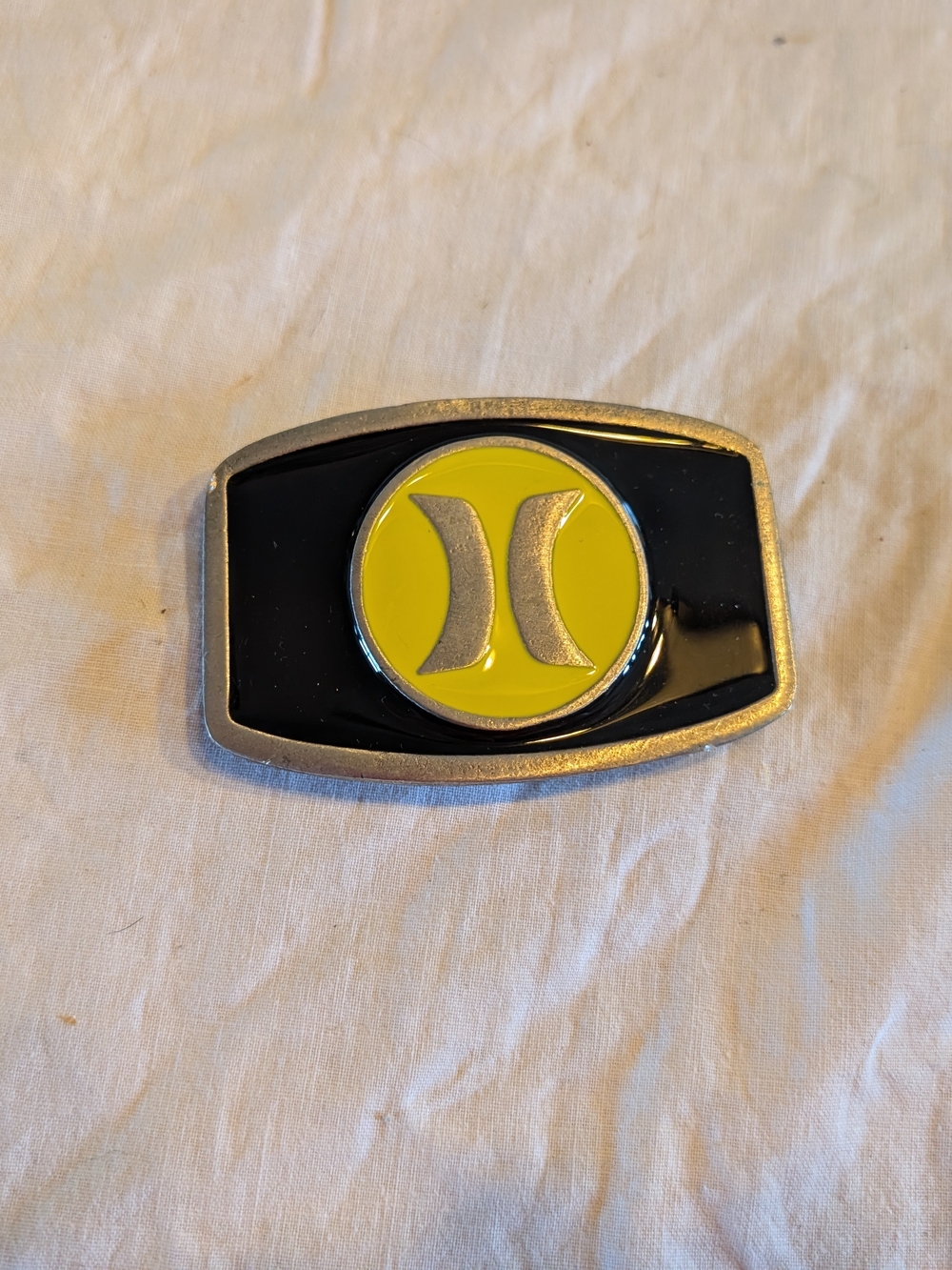 2/20$ Hurley Black and Yellow Logo Belt Buckle